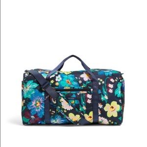 Vera Bradley lighten up large duffle bag